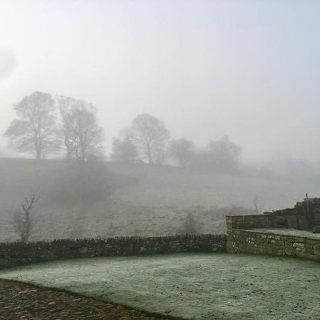 Low Nook Farm Holiday Cottage แบรมพ์ตัน ภายนอก รูปภาพ