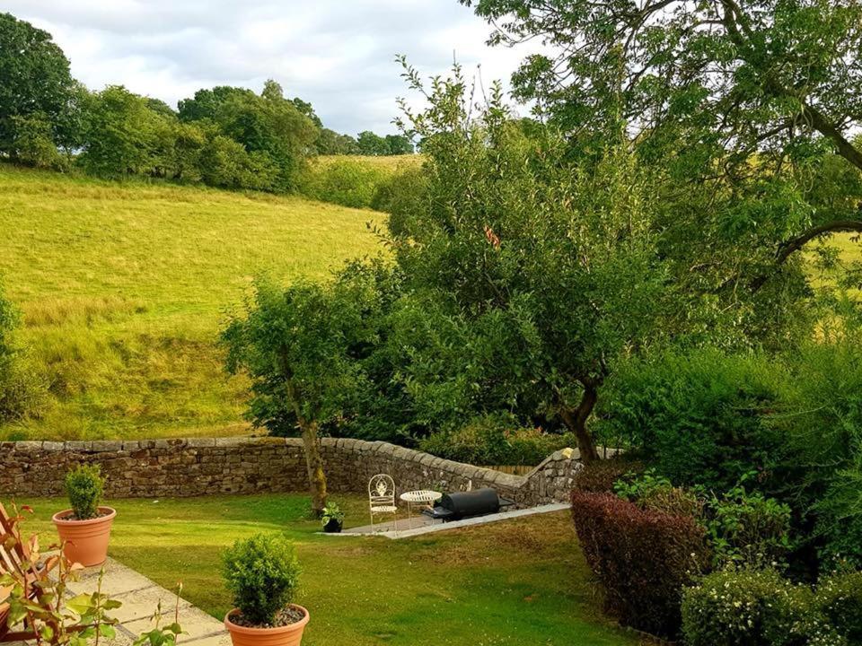 Low Nook Farm Holiday Cottage แบรมพ์ตัน ภายนอก รูปภาพ